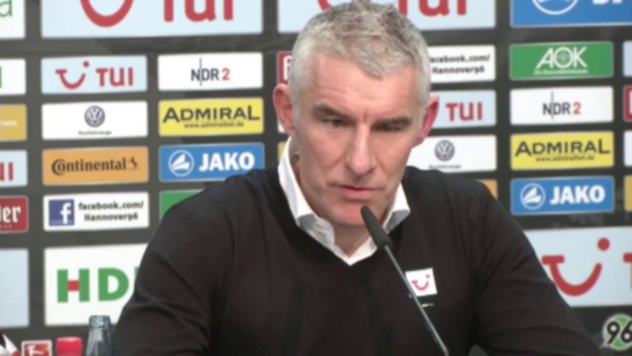 FOOTBALL: Bundesliga: Kopfballtor: Kämpfer Diouf verdient sich ein Sonderlob