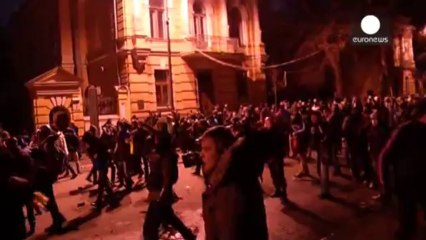 Protest in Kiev erupts in violence as police clash with demonstrators