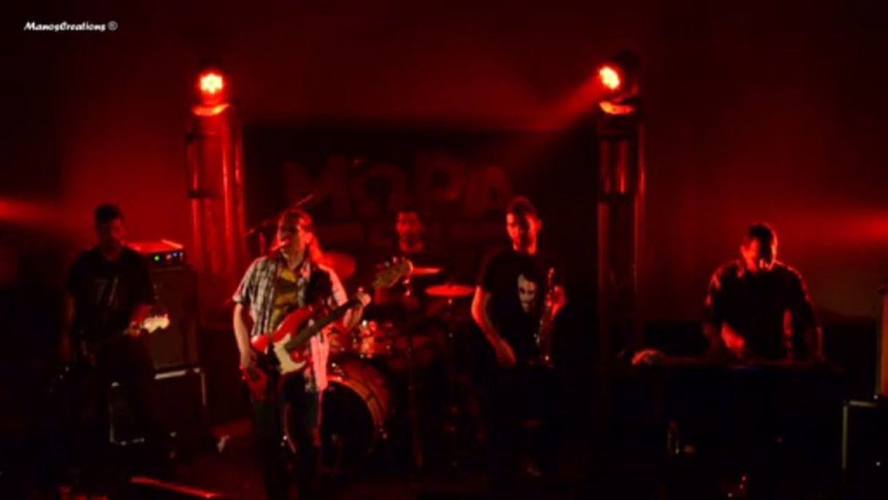 ΜΩΡΑ ΣΤΗ ΦΩΤΙΑ -  Βαβυλωνία (1η εκτέλεση) live