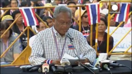 Thai protesters seeking to topple PM clash again with police