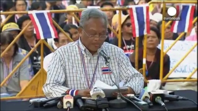 Al menos 55 hospitalizados a consecuencia del gas lacrimógeno en Bangkok