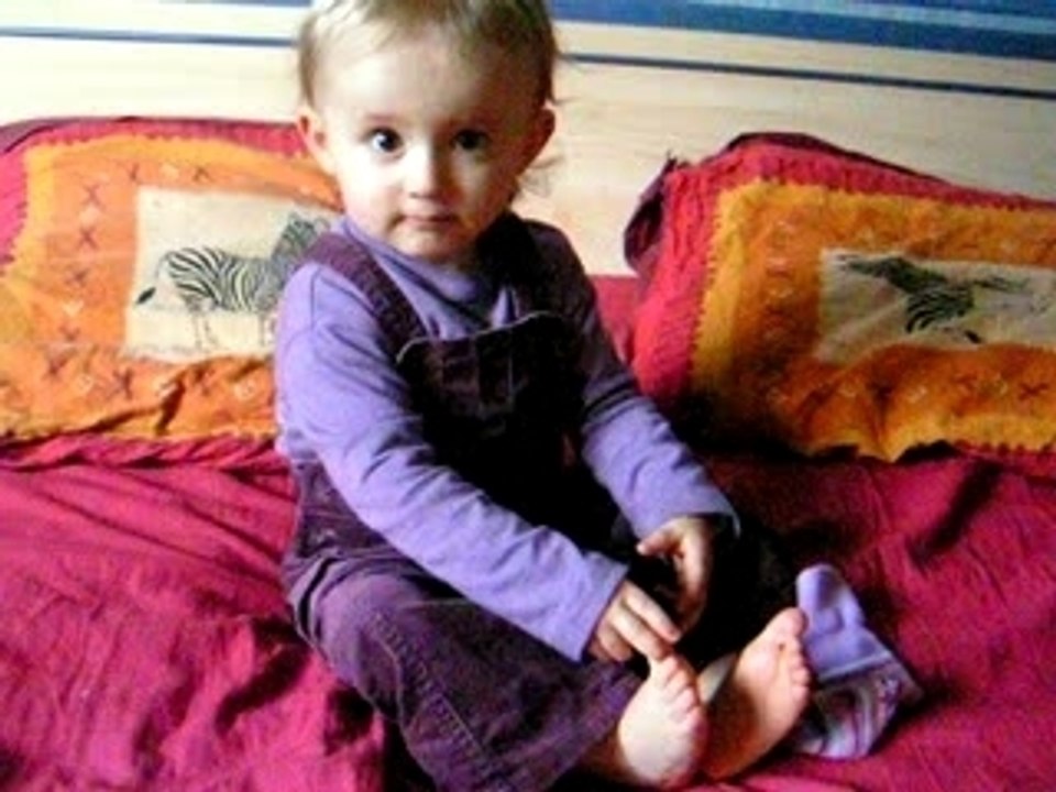 Bébé rigole