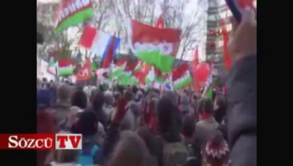 Paris'te 100 bin kişi yürüdü