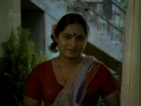 Rajendra Prasad Trying To Woo His Maid - Pelli Chesi Chudu