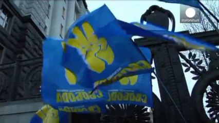 Ucrania: la oposición bloquea las sedes gubernamentales