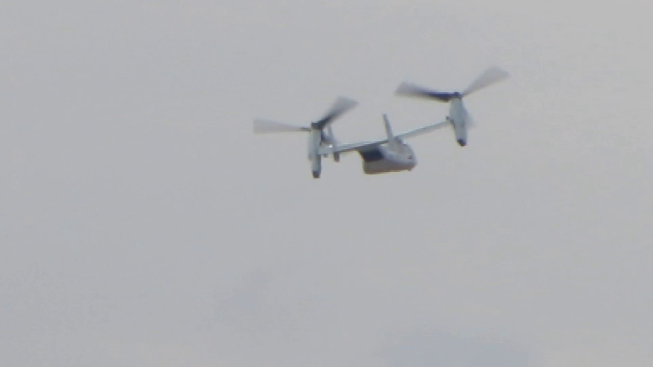 新田原基地を飛び立つオスプレイ