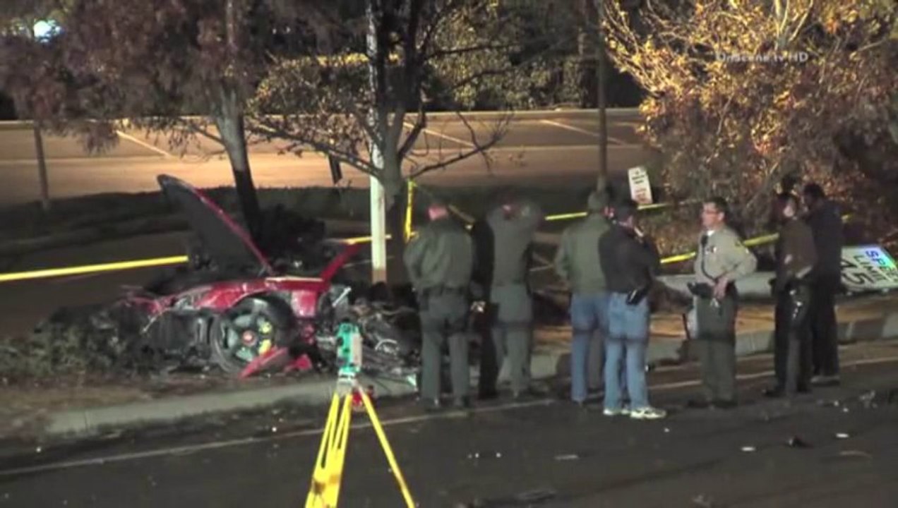 Paul Walker - Fast and Furious : Terrible accident de voiture et mort de l'acteur.