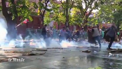 Gaz lacrymogènes contre Buldozer lors d'affrontements en Thailande
