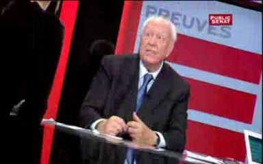 JC Gaudin à propos de la réforme des rythmes scolaires :  " Les gendarmes ont téléphoné aux Maires pour savoir si ils appliquaient la réforme: ils ont rien d'autre à faire ? .flv