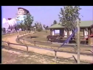 Mirapolis en 1991 : Caroline et Nicolas visitent le parc