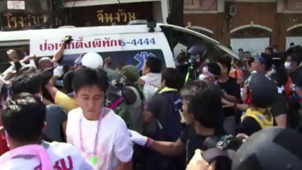 Police fire rubber bullets as unrest continues in Bangkok