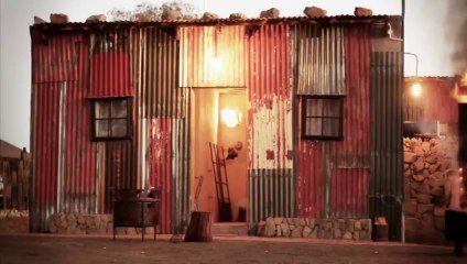 Shanty Hotel for rich peope in South Africa... Crazy!