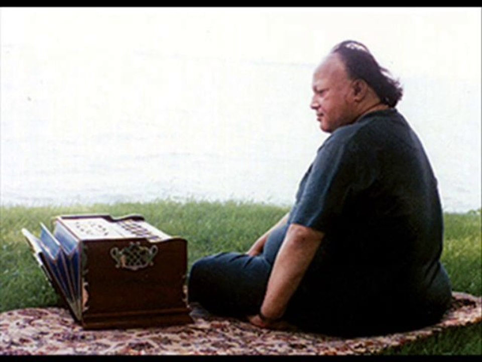 Saanu Ik Pal Chain Na Aavy.. Nusrat Fateh Ali Khan