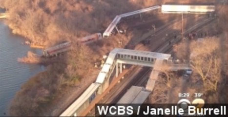 New York City Passenger Train Derails, Killing At Least 4