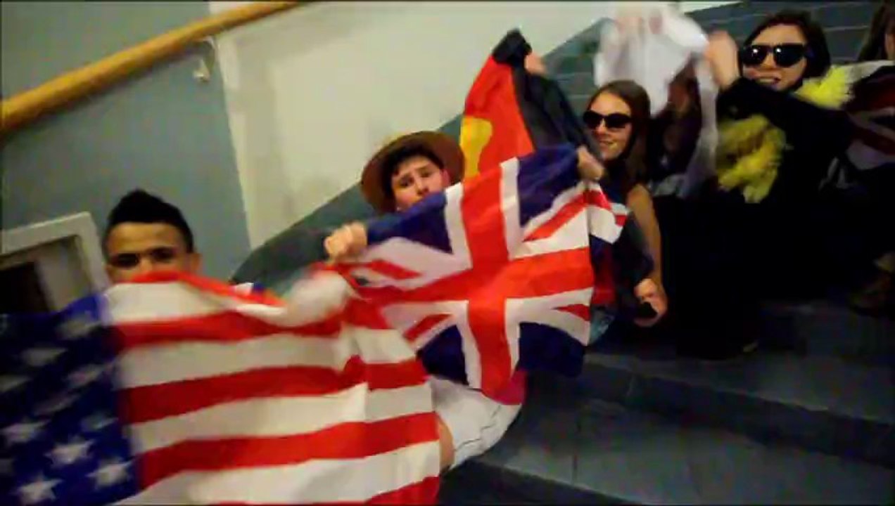 Lipdub ESTICE 2012 - I get around - Beach Boys