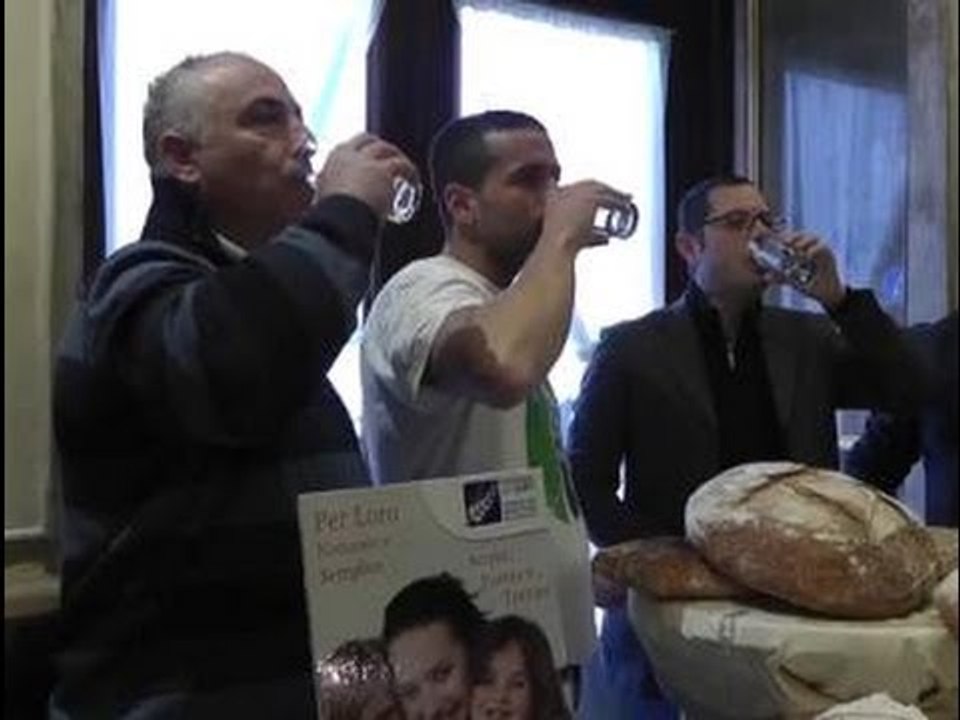 Napoli - Bevi Napoli e poi vivi alla grande -1- (02.12.13)