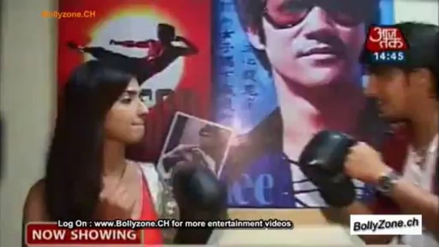 Antra-Raghu Mein Boxing!! - Jaan - 3rd Dec 2013