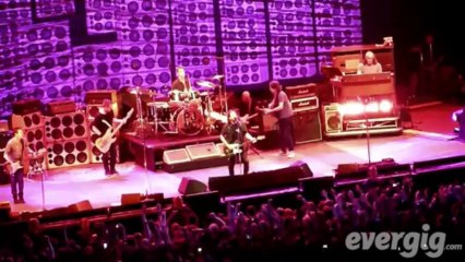 Pearl Jam "Elderly Woman Behind the Counter In a Small Town" - O2 Stadium Berlin - Concert Evergig Live - Son HD