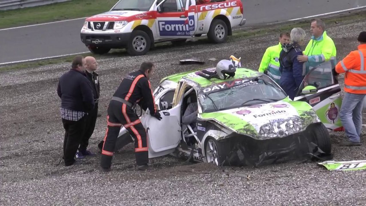 Big BMW 130i Crash