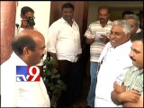 Casual argument between JC Diwakar and Jeevan Reddy over Rayala Telangana