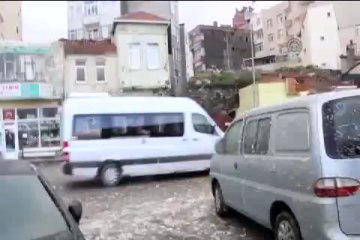 Kar yerine köpük yağdı
