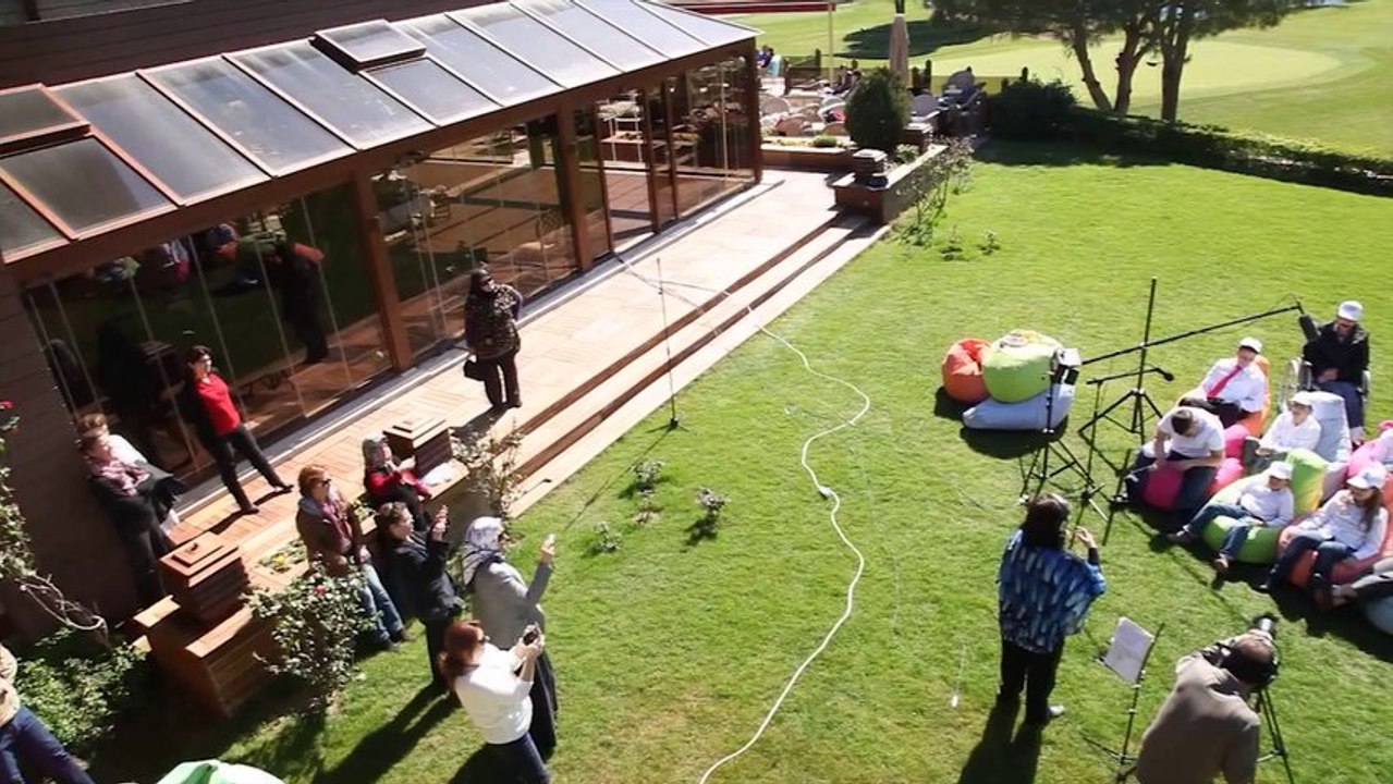 Bu Şarkı Bizim Olsun  - Tek Başına (Kamera Arkası HD)