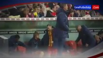 Iniesta seyirciyle tartıştı