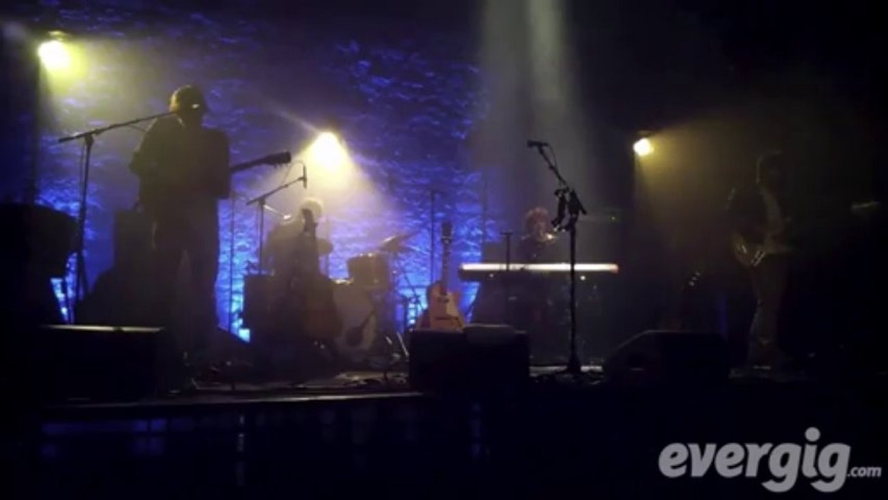 Elisa Jo "Vultures" - Café de la danse - Concert Evergig Live - Son HD