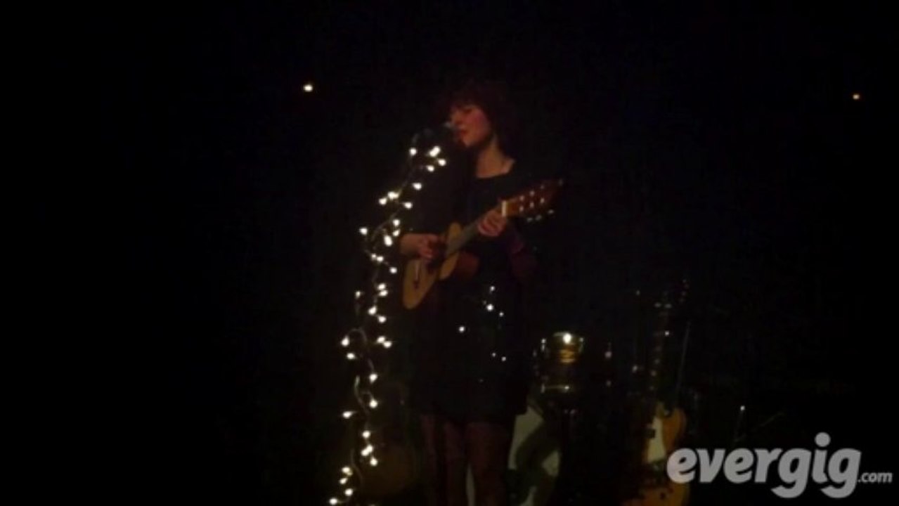 Elisa Jo "What's my name" - Café de la danse - Concert Evergig Live - Son HD