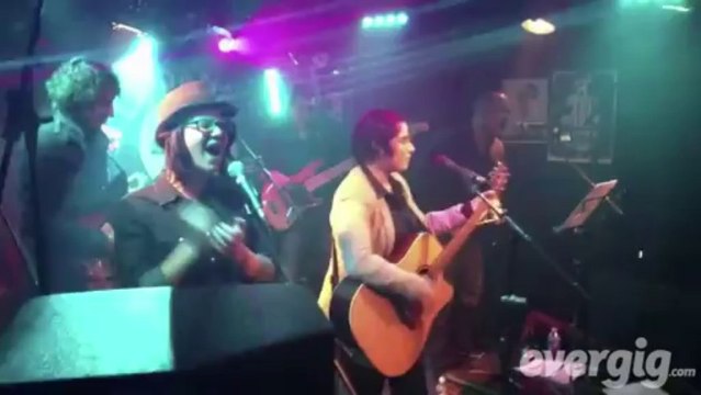 Virgule Les avions en papier - La Dame de Canton - Concert Evergig Live - Son HD