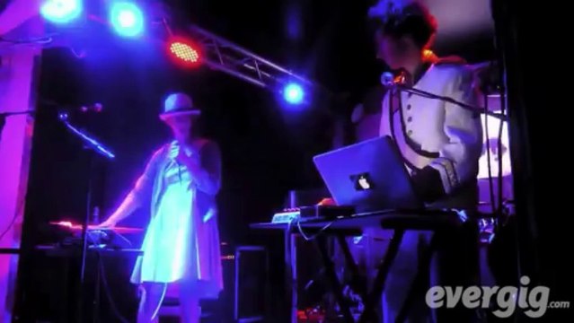 Lunivers Number 3 - L'international - Concert Evergig Live - Son HD