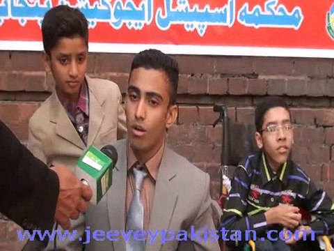M Ishaq Student Special Education Lahore Commenting on world Disable day at Alhamra Lhr.