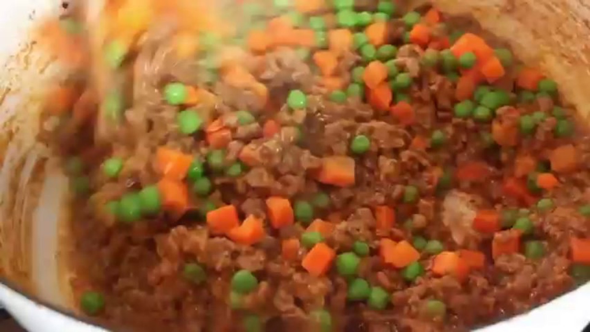 ⁣Irish Shepherd's Pie - Classic Shepherd Pie for St. Patrick's Day