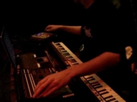 GUIGOO NARKOTEK live tcheki 2005