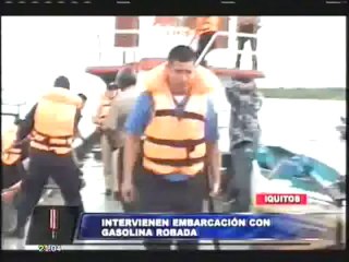 Intervienen embarcación que trasladaba gasolina clandestina en Iquitos