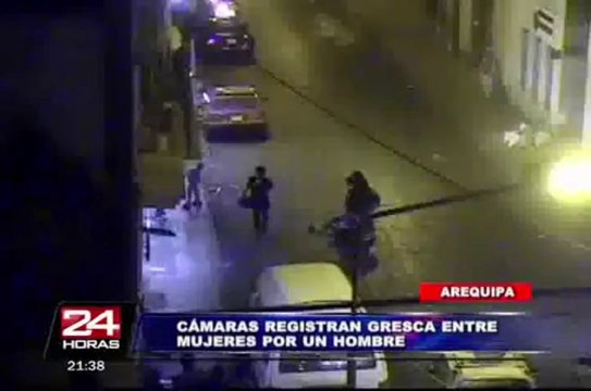 Arequipa: brutal pelea de mujeres fue registrada por cámaras de seguridad