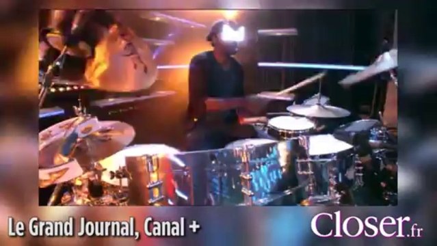 Une fan de M montre ses seins au Grand Journal