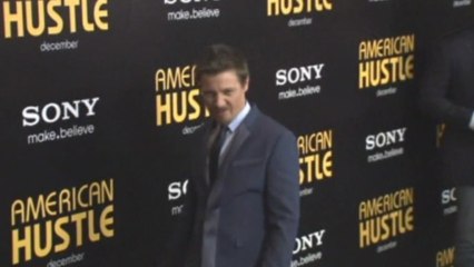 "American Hustle" finds its groove on the red carpet