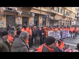 Napoli - Forestali in catene e in sciopero della fame (03.12.13)