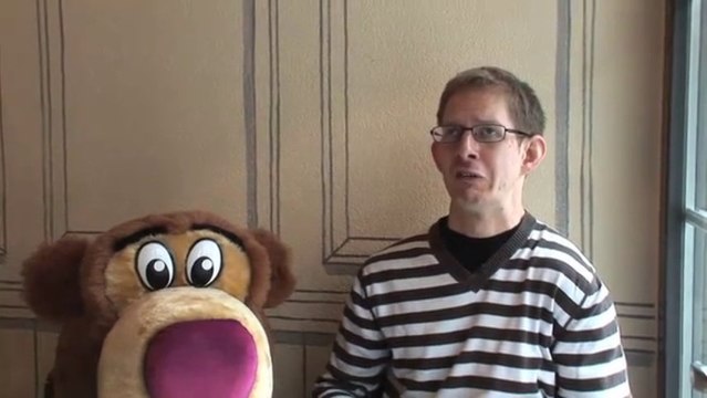 Pro Infirmis - Un ours fait des câlins dans la rue Making-Of)