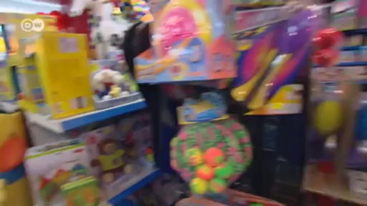 Männerabende im Spielzeugladen | Euromaxx