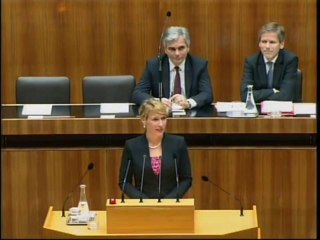 Kathrin Nachbaur warnt vor Konsequenzen der Budgetmisswirtschaft