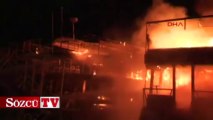 Antalya yat limanı'nda 2 tur teknesi yandı