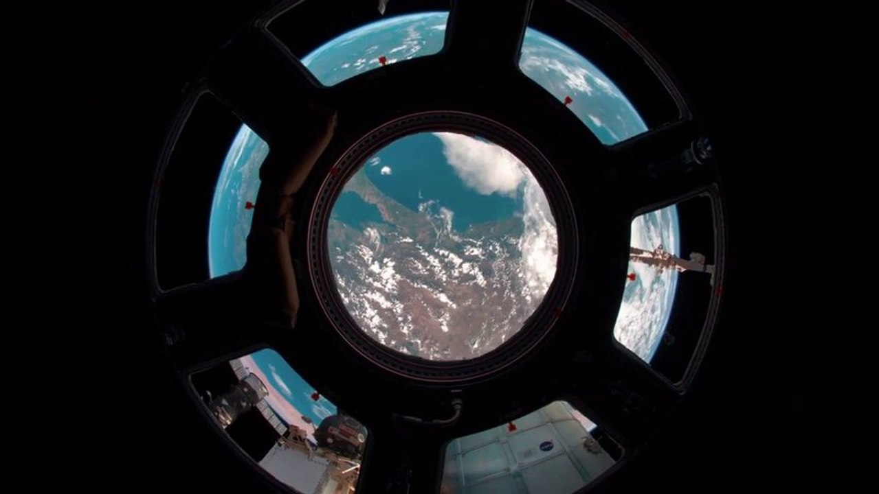 Un "timelapse" montre une comète vue de l'ISS