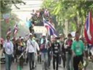 استمرار مطالب المتظاهرين بتنحي رئيسة الوزراء التايلندية