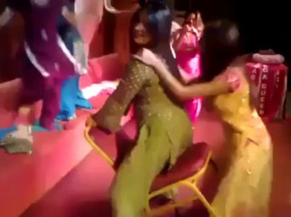 Pakistani girls dancing on Papi Choolo Music