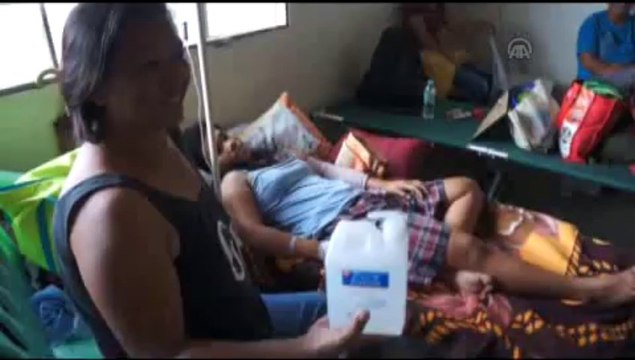 Kızılay'dan Filipinlere uzanan yardım eli