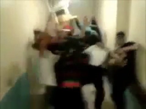 HARLEM SHAKE GANGSTER - French prisoners dancing!