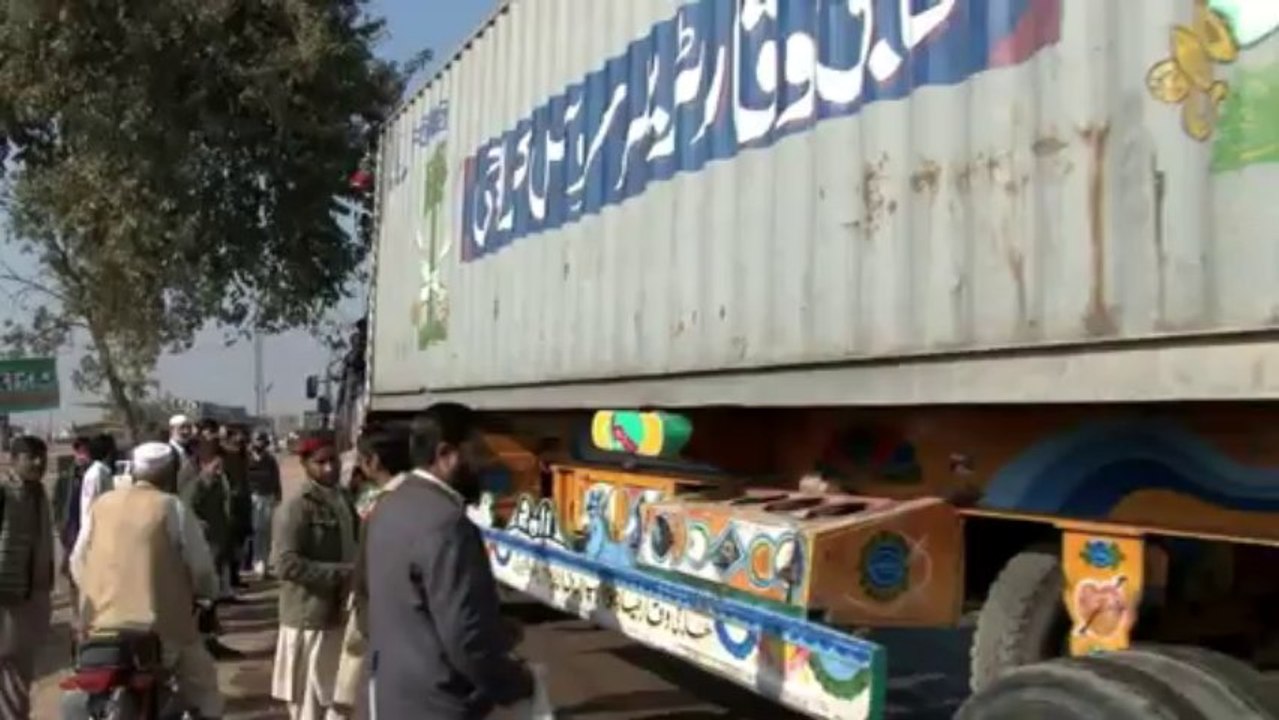 US halts shipments from Afghanistan through Pakistan