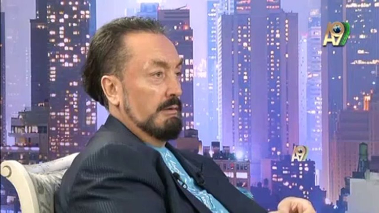 Alman rapçi Kollegah Felix Blume Sayın Adnan Oktar’ın kitabının tercümesini yapıp Müslümanlığı seçmiştir.